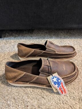 NWT Ariat Men's Brown Leather Slip-On Loafers . Mens Size 9.